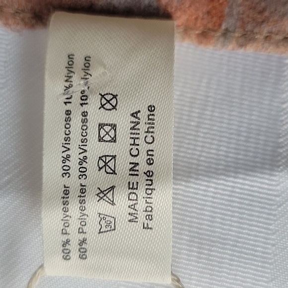 Pretty Persuasions Fringed Tan and Gray Scarf, NWT - Picture 3 of 8